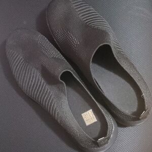 Black Slip-On Knit Shoes